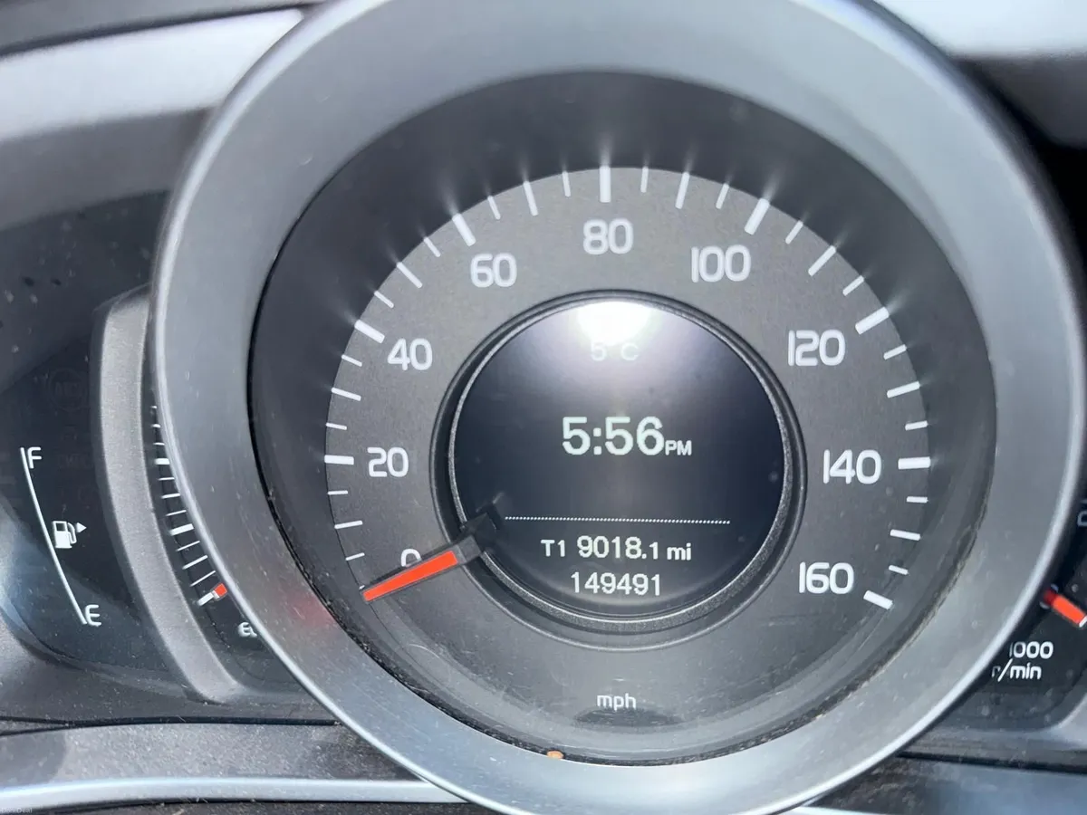 Volvo V40 2015 - Image 3