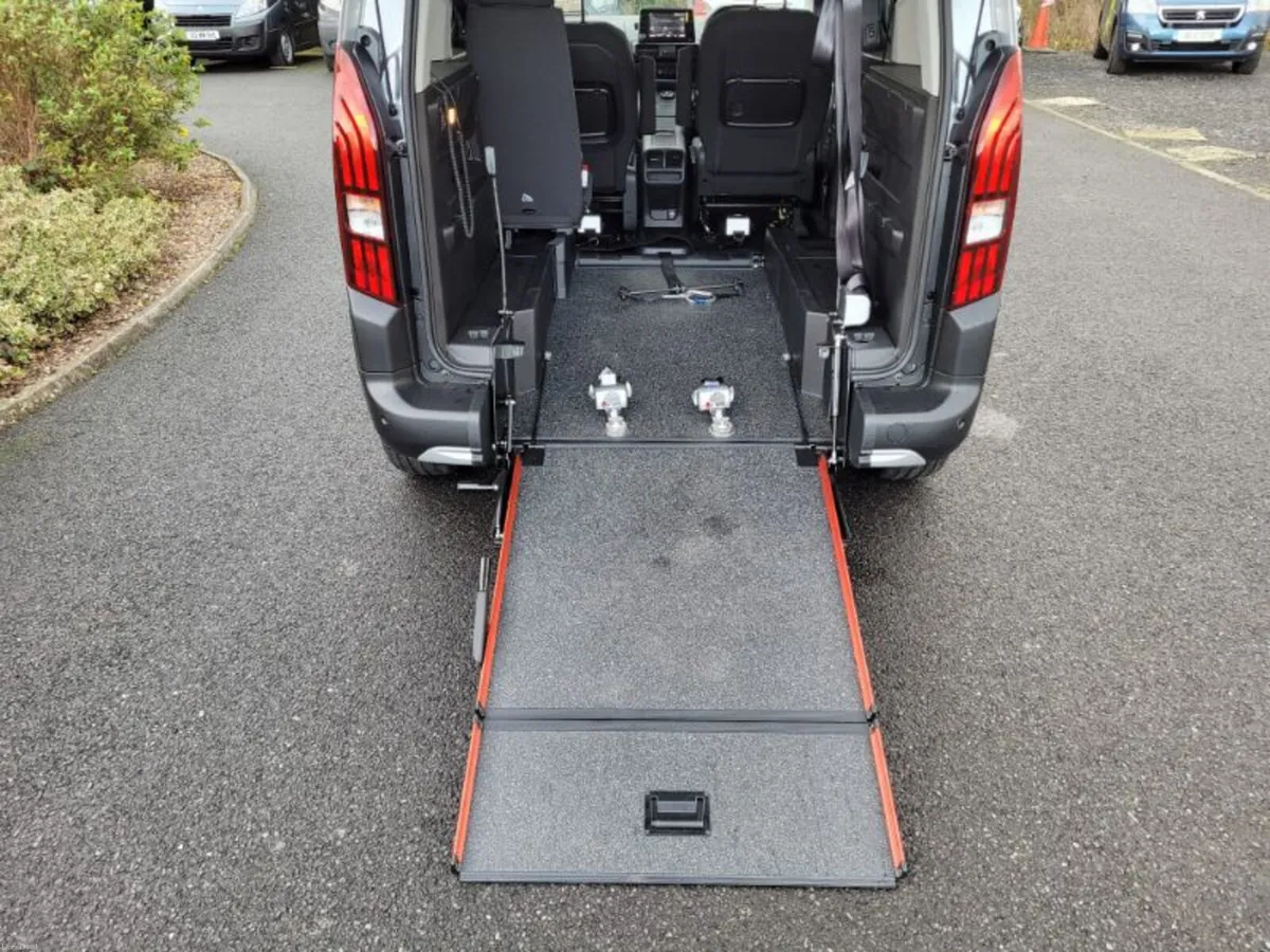 Wheelchair Accessible Auto - Image 5