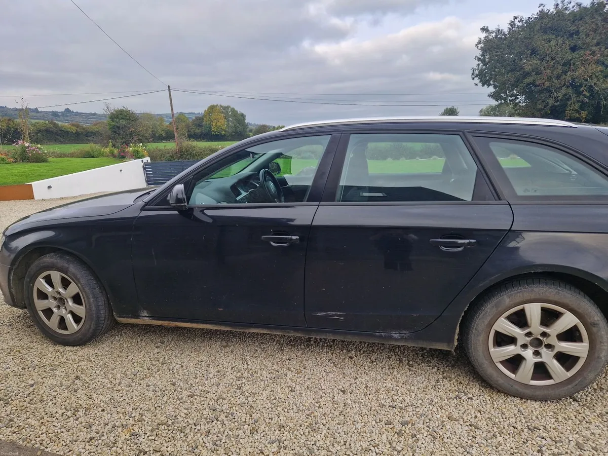 Audi A4 2010 - Image 2