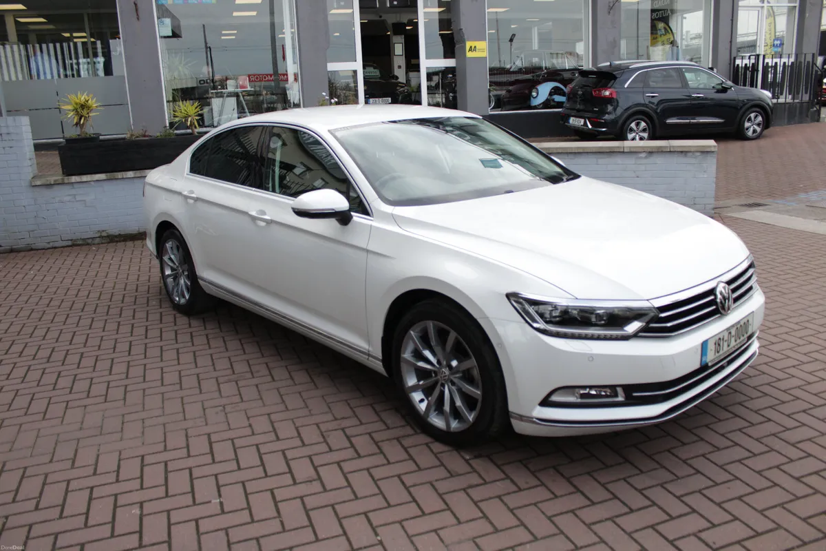 2018 VOLKSWAGEN PASSAT 5DR AUTO - Image 1