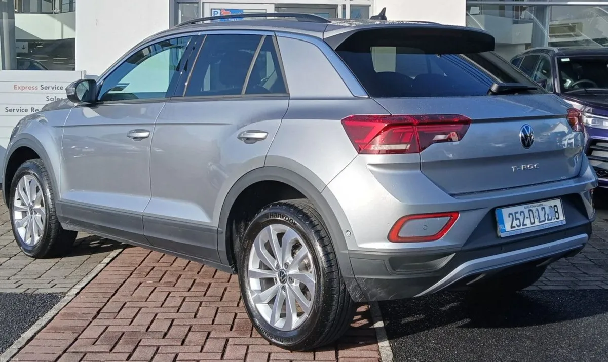 Volkswagen T-Roc EDITION 75 2.0TDI M6F 116HP **REA - Image 4