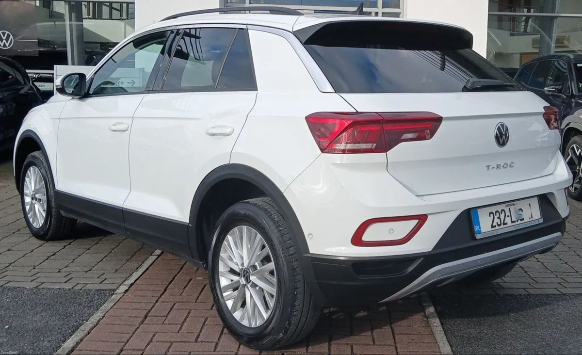 Volkswagen T-Roc Life 2.0 TDI 116HP *PARKING SENSO - Image 4