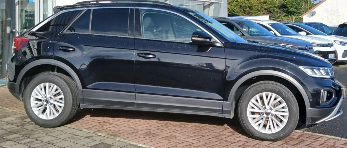 Volkswagen T-Roc Life 1.0 TSI 110HP **APP CONNECT, - Image 2