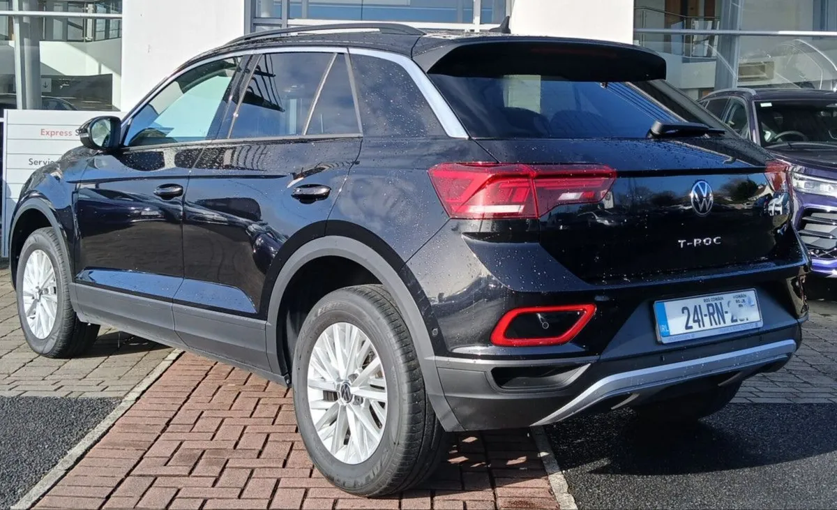Volkswagen T-Roc Life 1.0 TSI 110HP **APP CONNECT, - Image 4