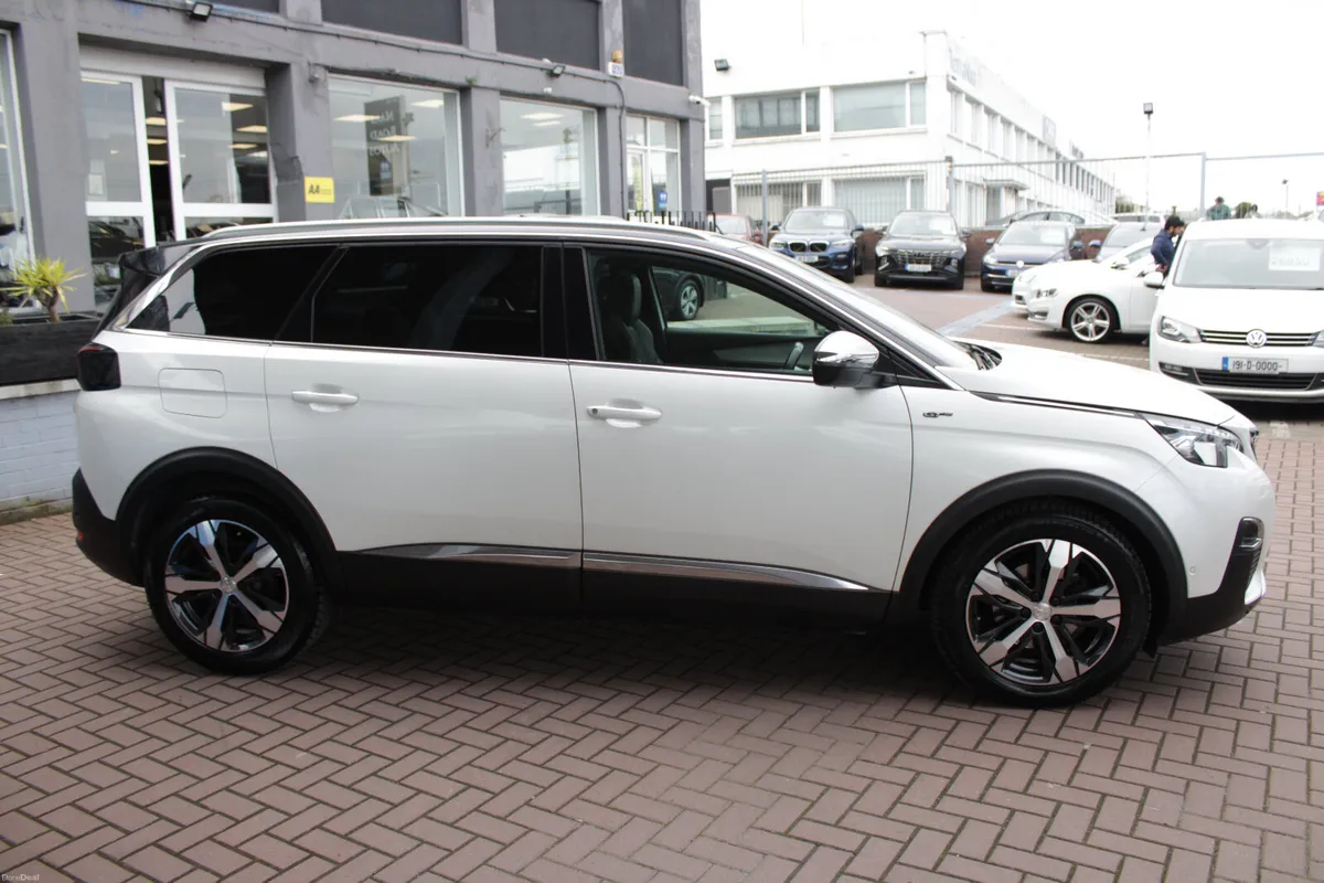 2018 PEUGEOT 5008 - Image 3