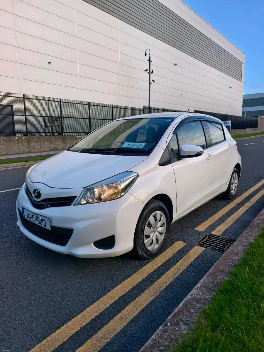 Automatic Toyota Vitz 2014 low km - Image 1