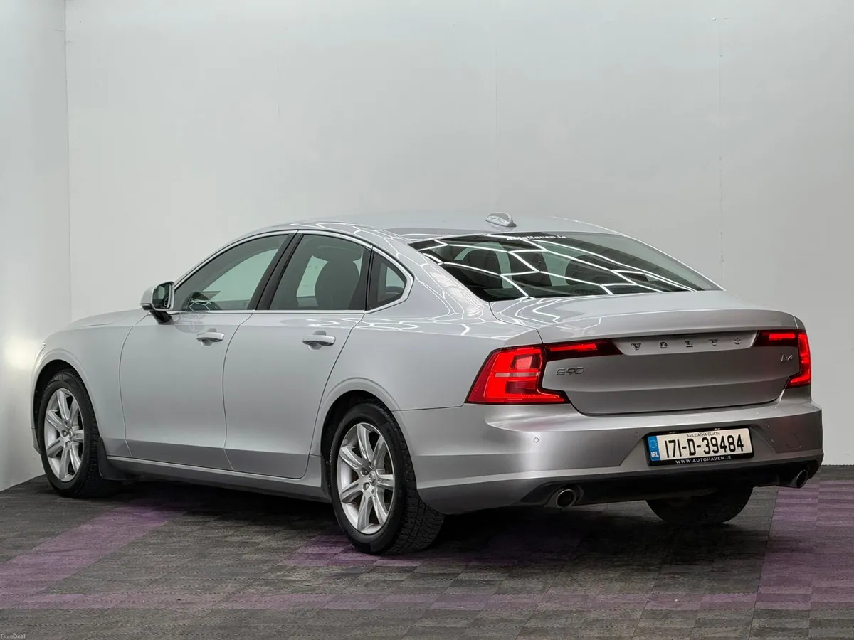 2017 Volvo S90 2.0D Momentum, Automatic - Image 4