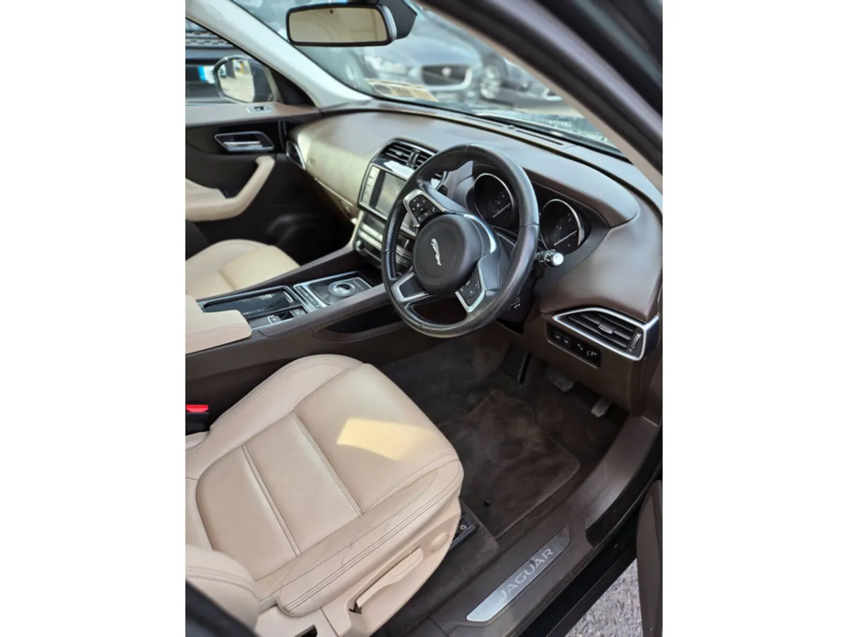 Jaguar F-Pace PRESTIGE 5DR AUTO// VERY CLEAN EXAMP - Image 1