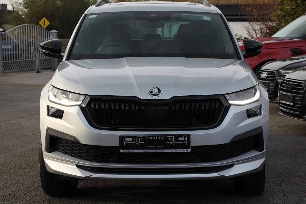 Kodiaq Sportline * DSG * 7 Seats *Sunroof - Image 2