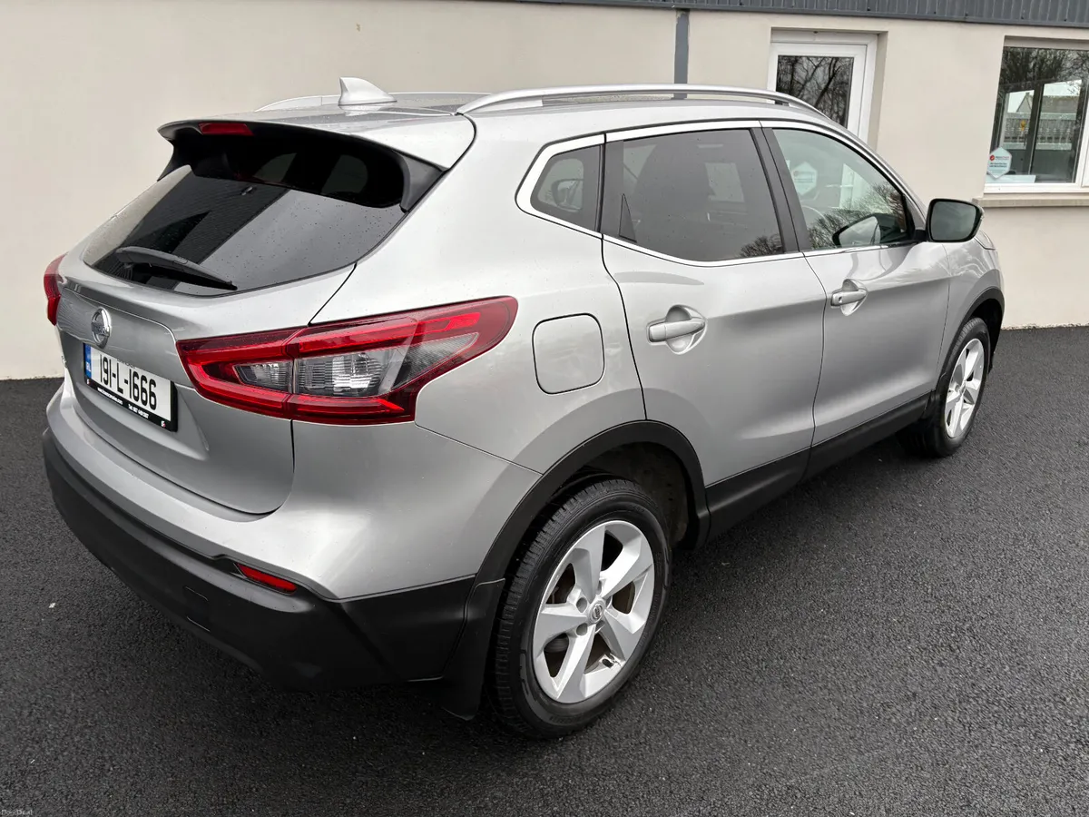 191 Nissan Qashqai 1.5D SV - Image 4