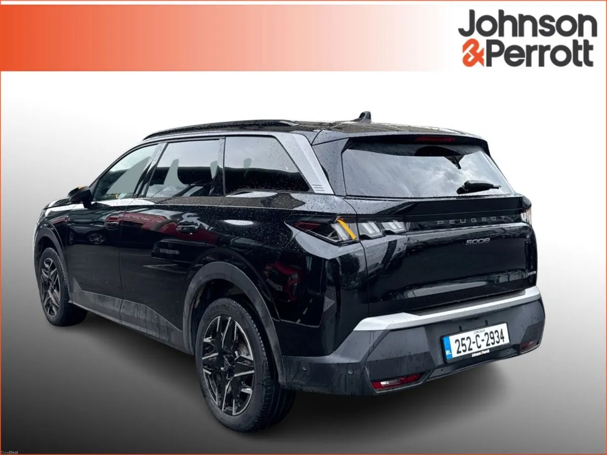 Peugeot 5008 1.2 MHEV Hybrid 145bhp Allure - Image 3