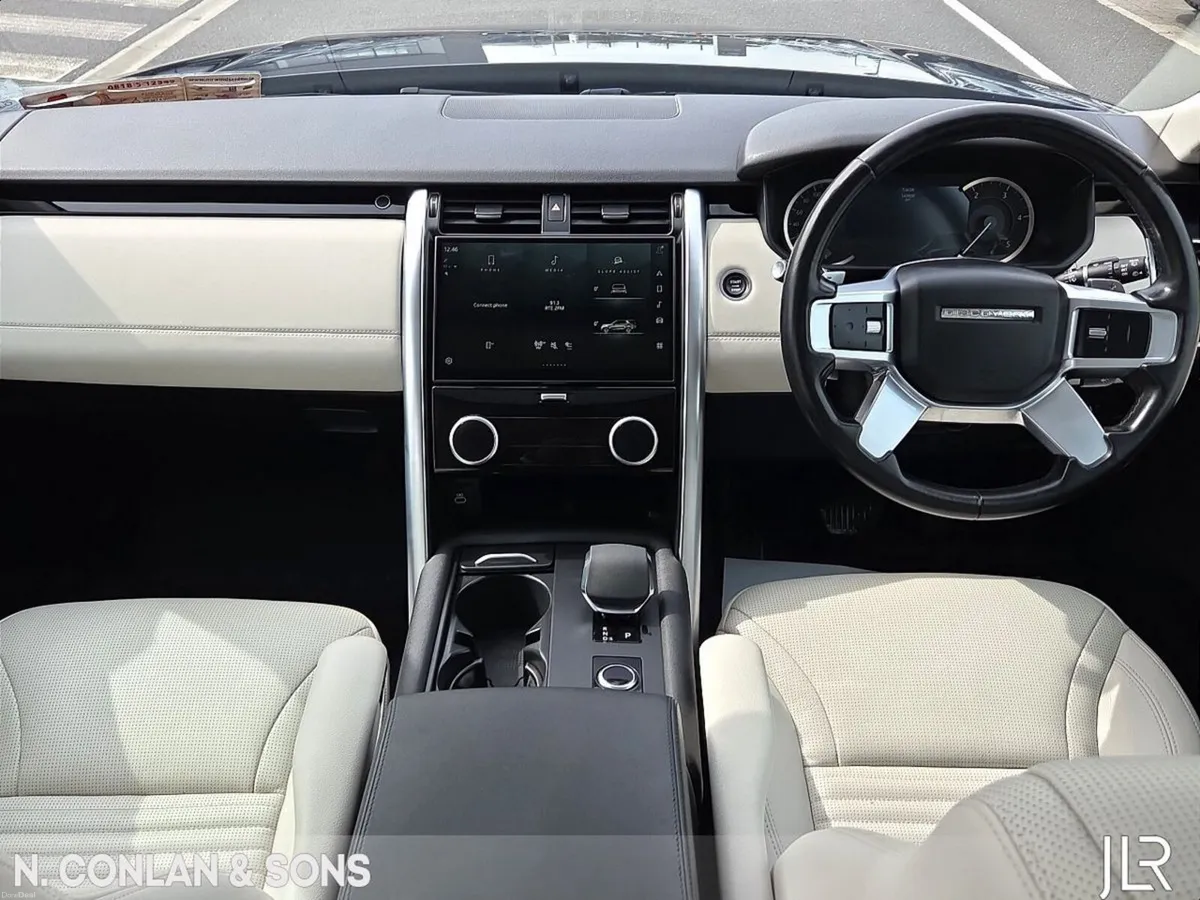 Land Rover Discovery 3.0D SE 7 SEATER *MAIN LAND R - Image 4