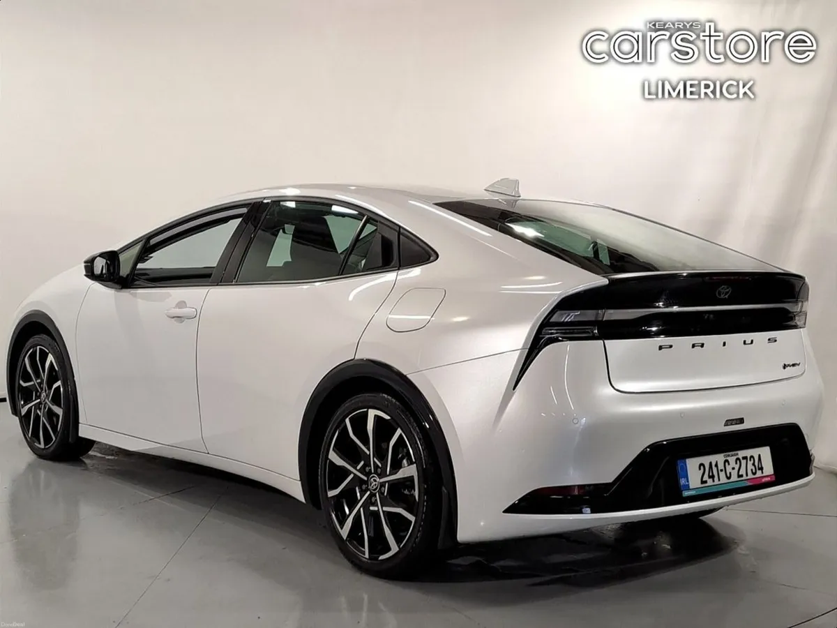 Toyota Prius 2.0 Litre Plug-in Hybrid (223 hp) - Image 5