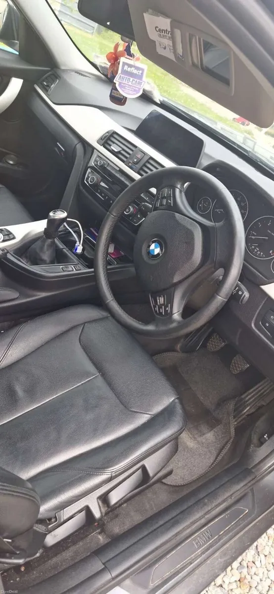 BMW 3-Series 2016 - Image 4