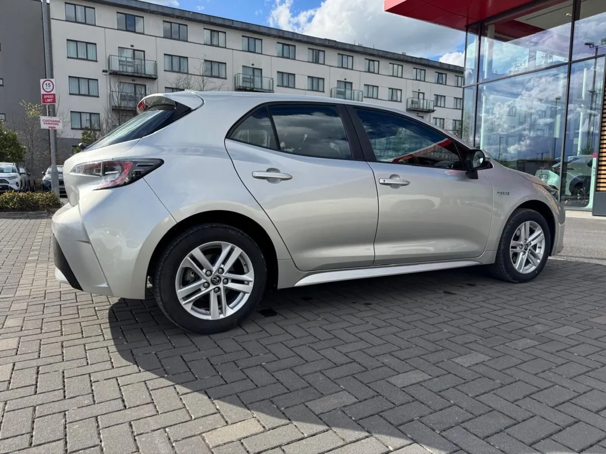 Toyota Corolla 2019 - 1 year free Toyota warranty - Image 2