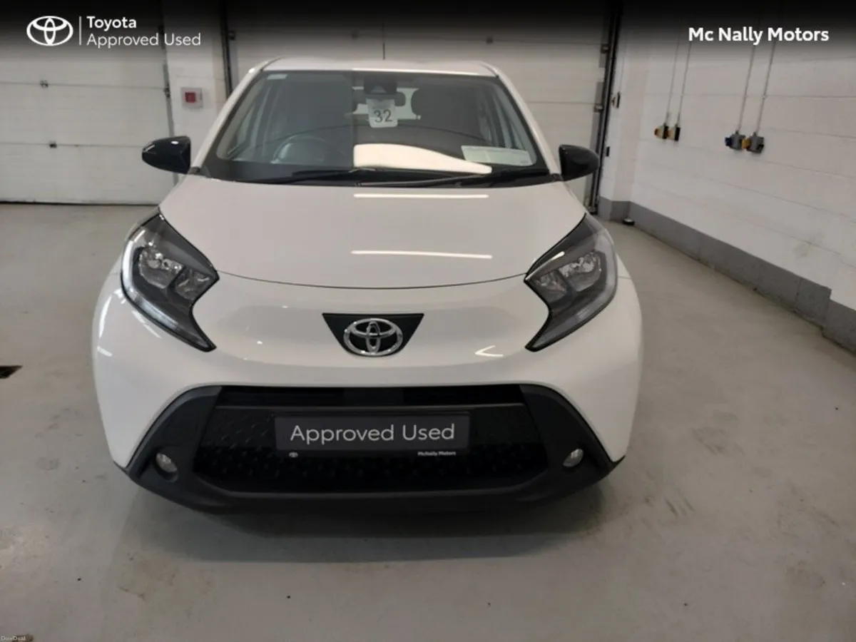 Toyota Aygo X 1.0 PULSE PETROL MANUAL LOW KMS - Image 5