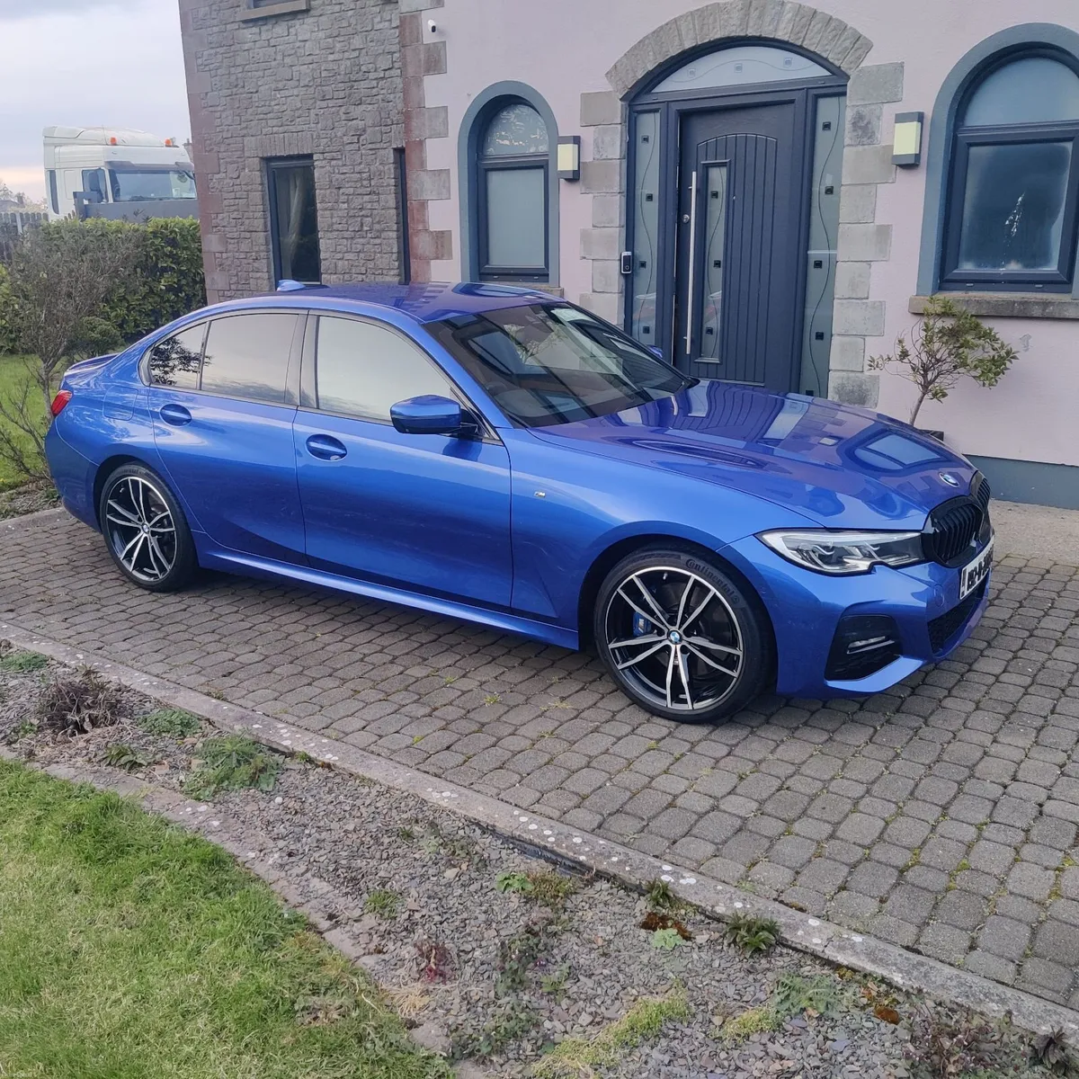 BMW 3-Series 2019 - Image 3