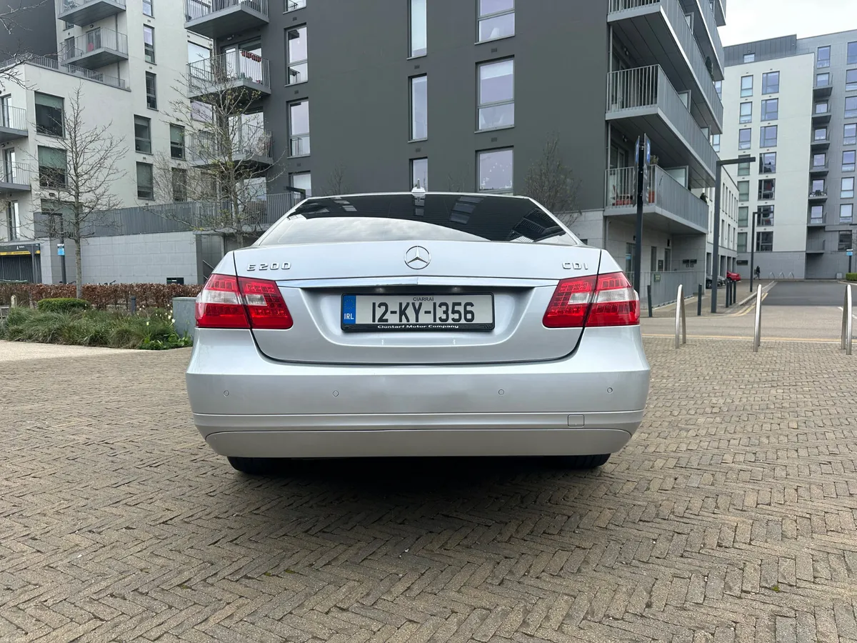 Mercedes-Benz E-Class 2012 - Image 3