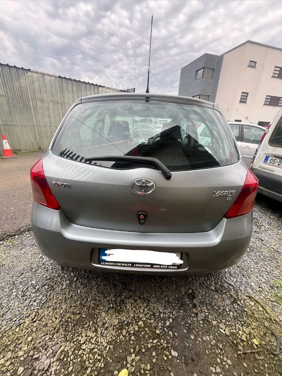 Toyota Yaris 2009 - Image 4