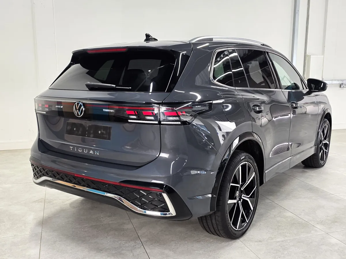 2024 Volkswagen Tiguan R-Line 1.5 TSi Phev - Image 3