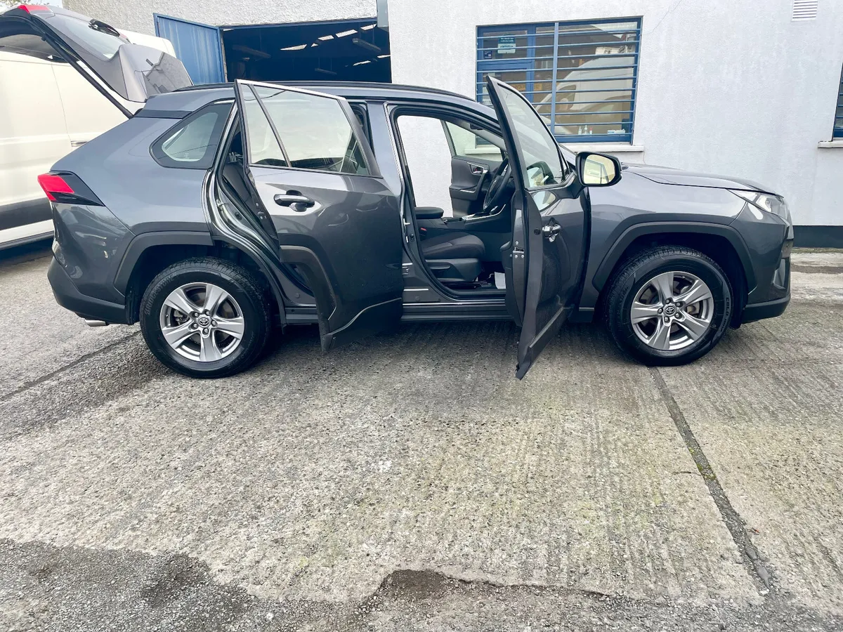 Toyota RAV4 Luna 2.5 Petrol  Hybrid Auto,2024 - Image 3