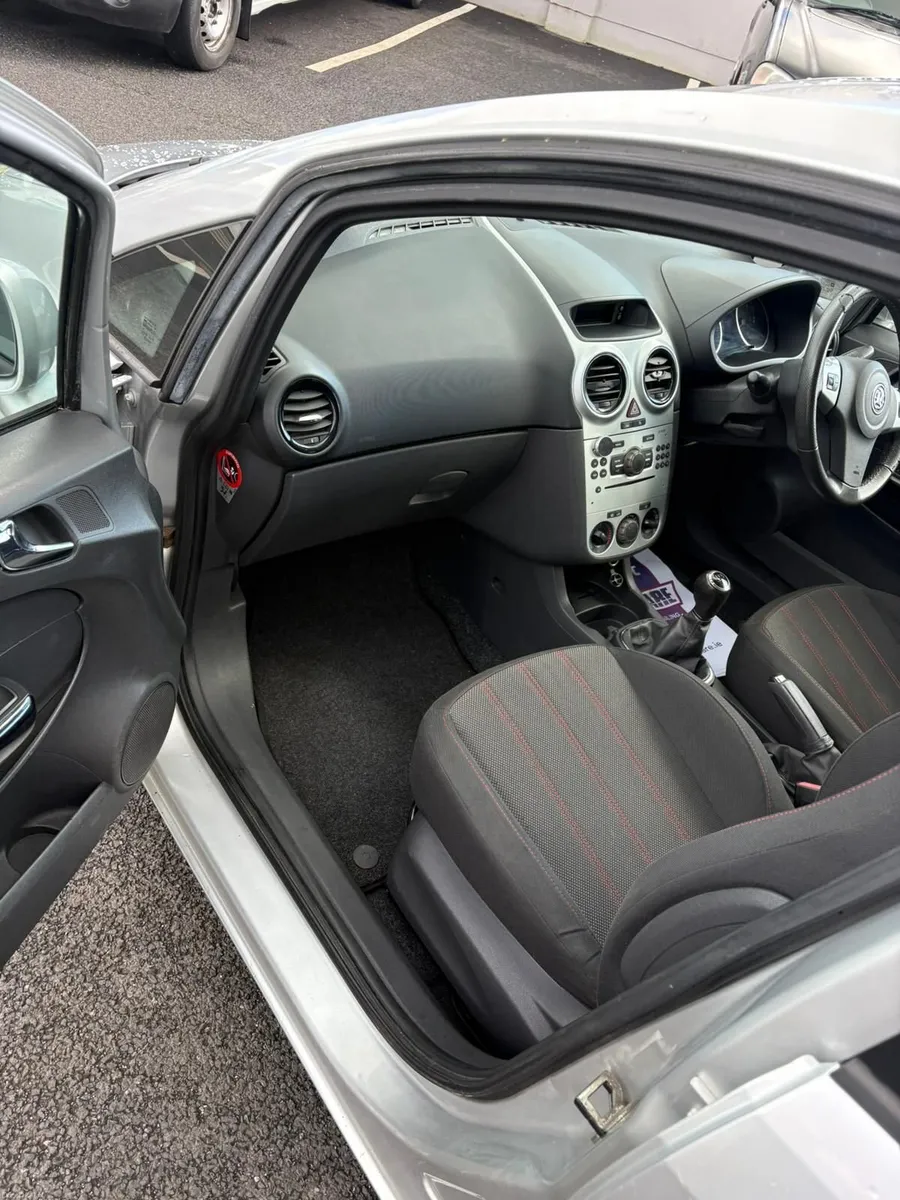 Vauxhall Corsa 2009 - Image 2