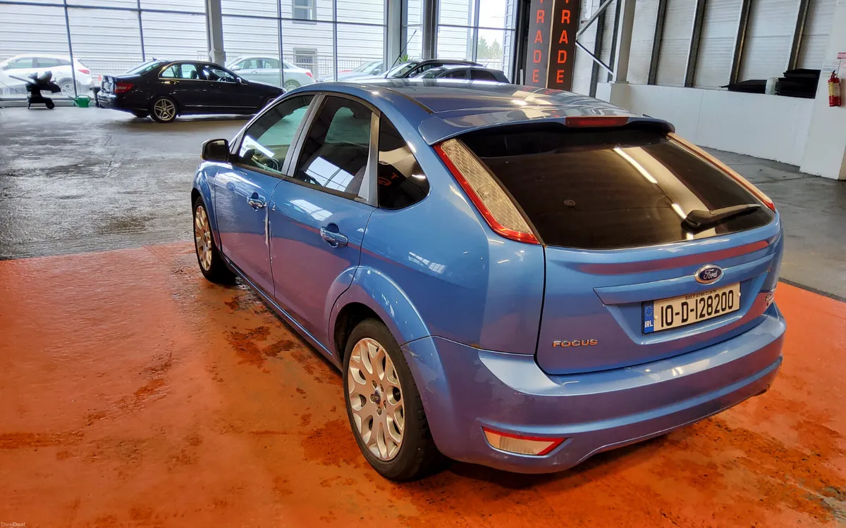 Ford Focus 2010 - Image 4
