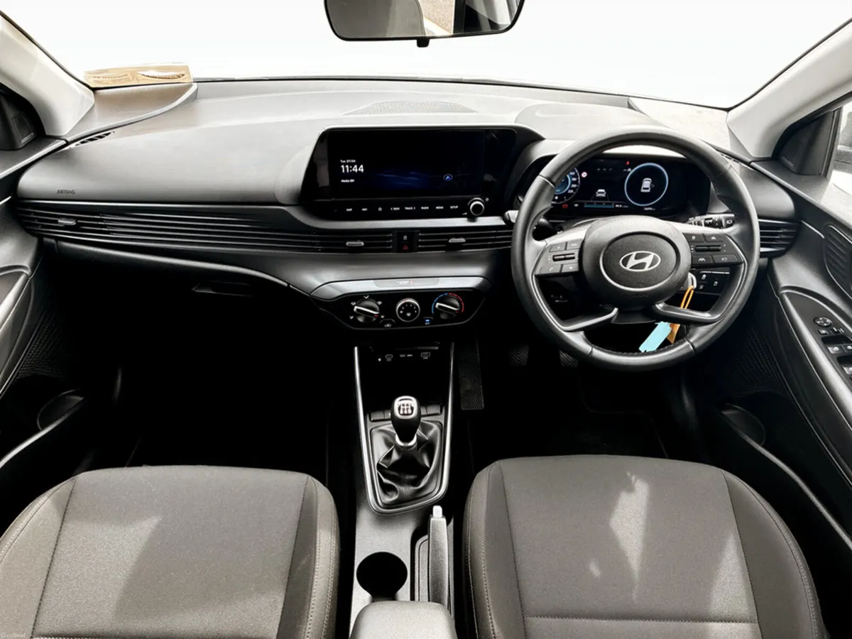 Hyundai i20 Deluxe Plus 1.2 Petrol - Image 6
