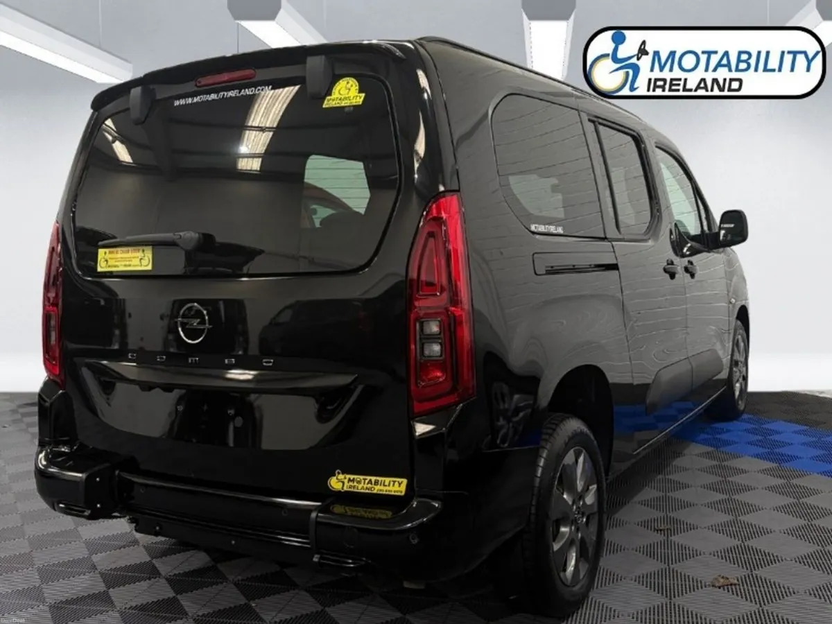 Opel Combo Life Wheelchair Accessible - Image 2