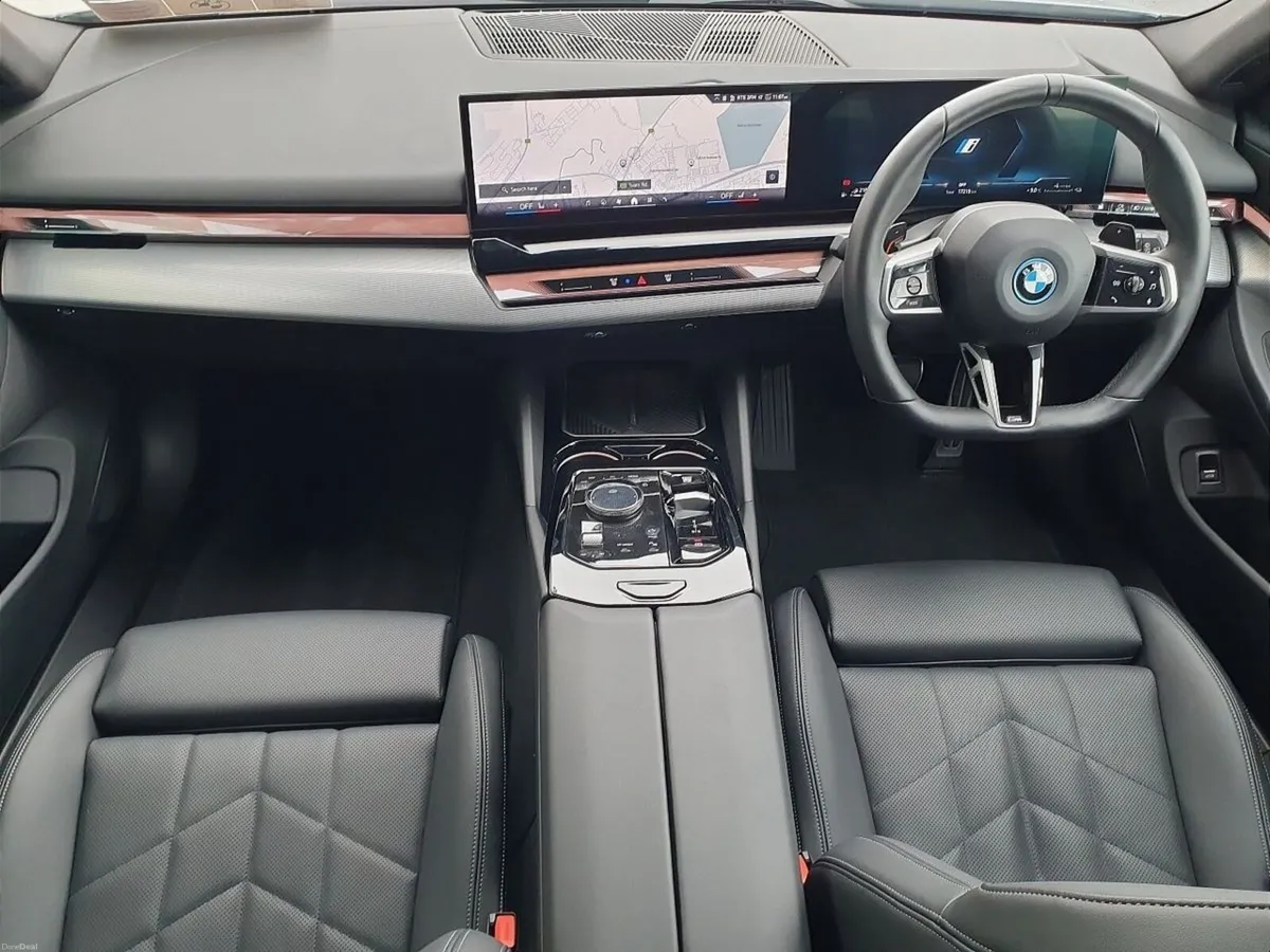 BMW 5-Series 530e M Sport Touring - Image 4