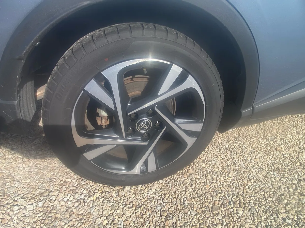 Toyota CHR Hybrid - Image 4