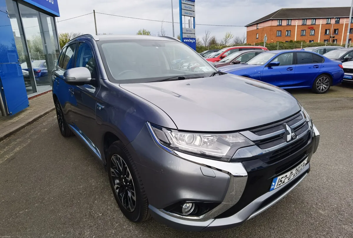 MITSUBISHI OUTLANDER 2.0 GX3H+ AUTOMATIC PHEV - Image 3