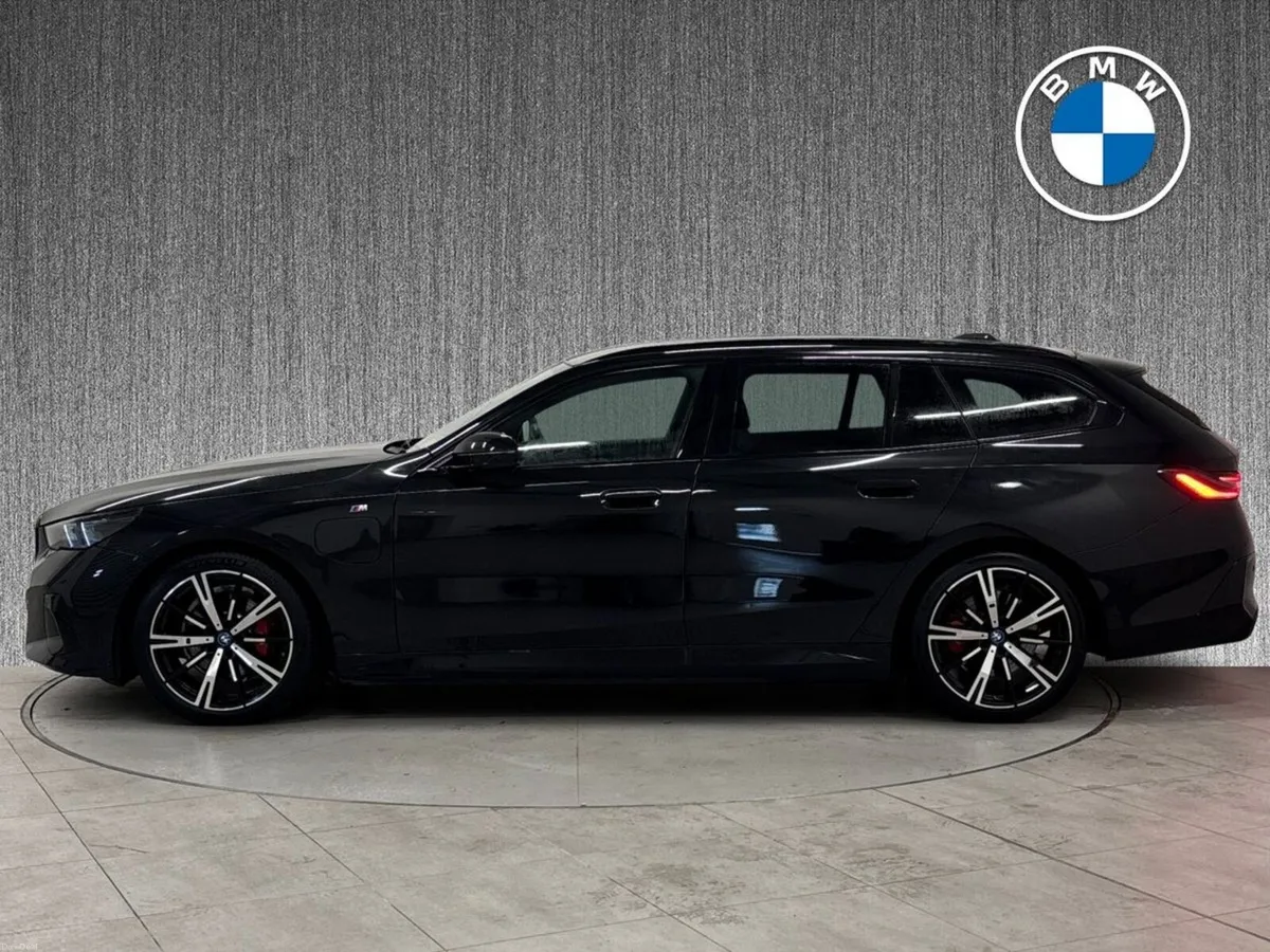 BMW 5-Series 530e PHEV M Sport Pro TOURING - Image 4