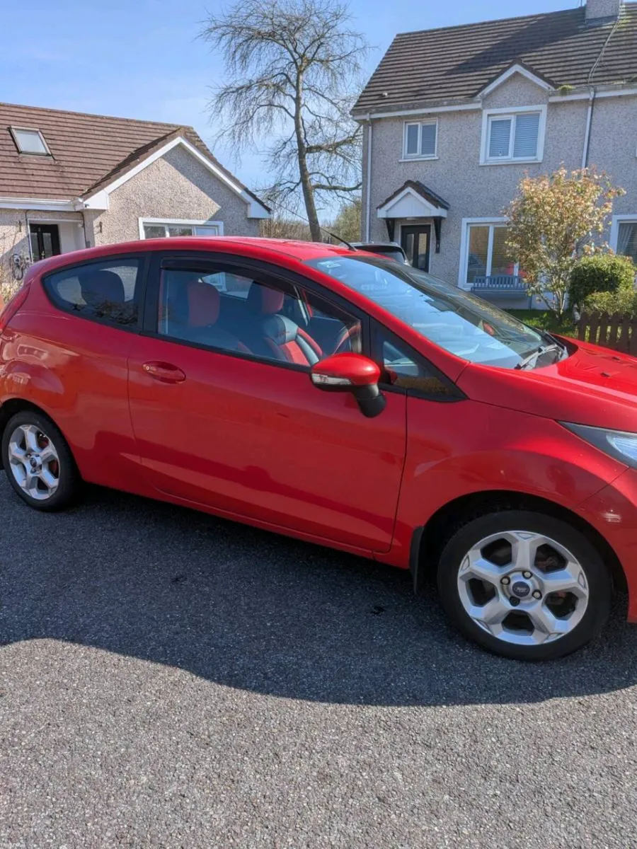 2011 Ford Fiesta - Image 4