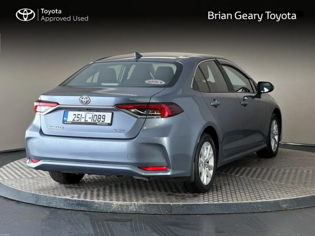 Toyota Corolla HYBRID LUNA SALOON - Image 2
