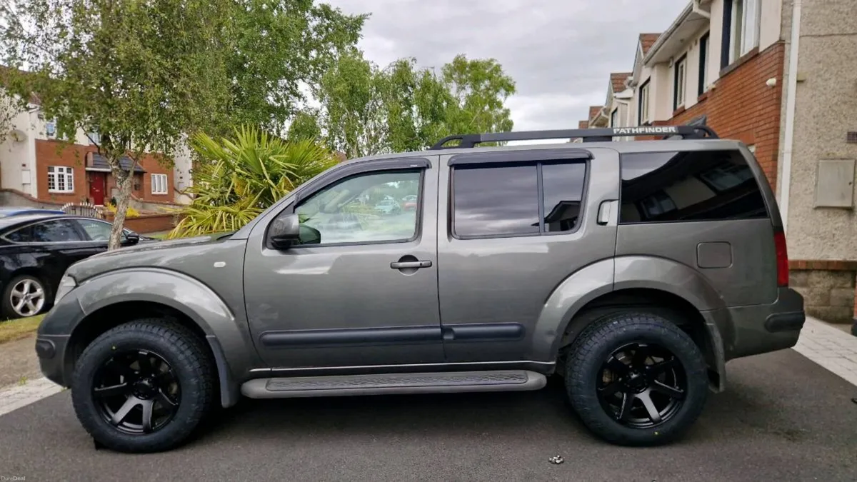 Nissan Pathfinder - Image 1