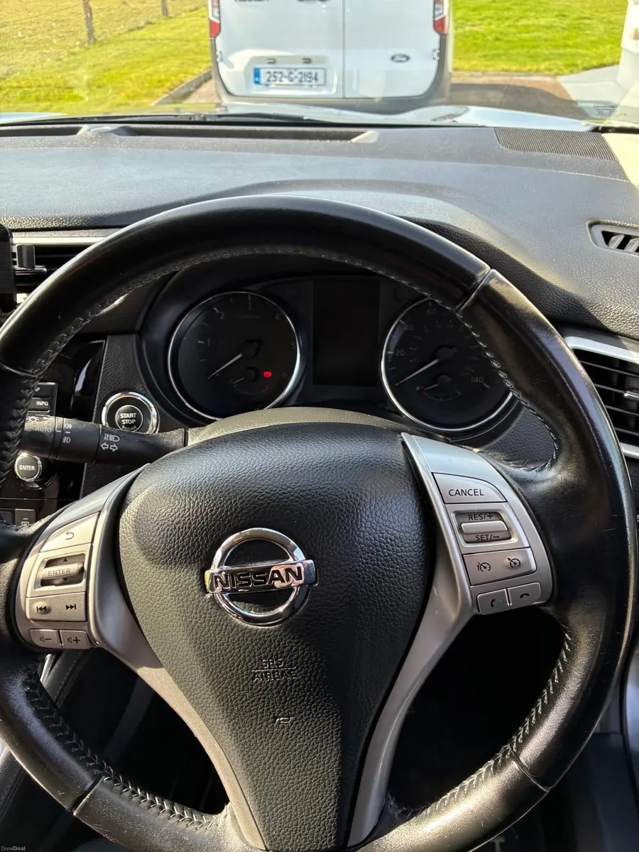 Nissan Qashqai 2015 - Image 2