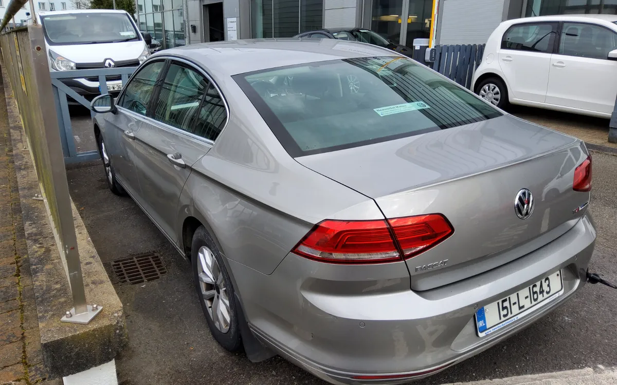 Volkswagen Passat 2015 - Image 3