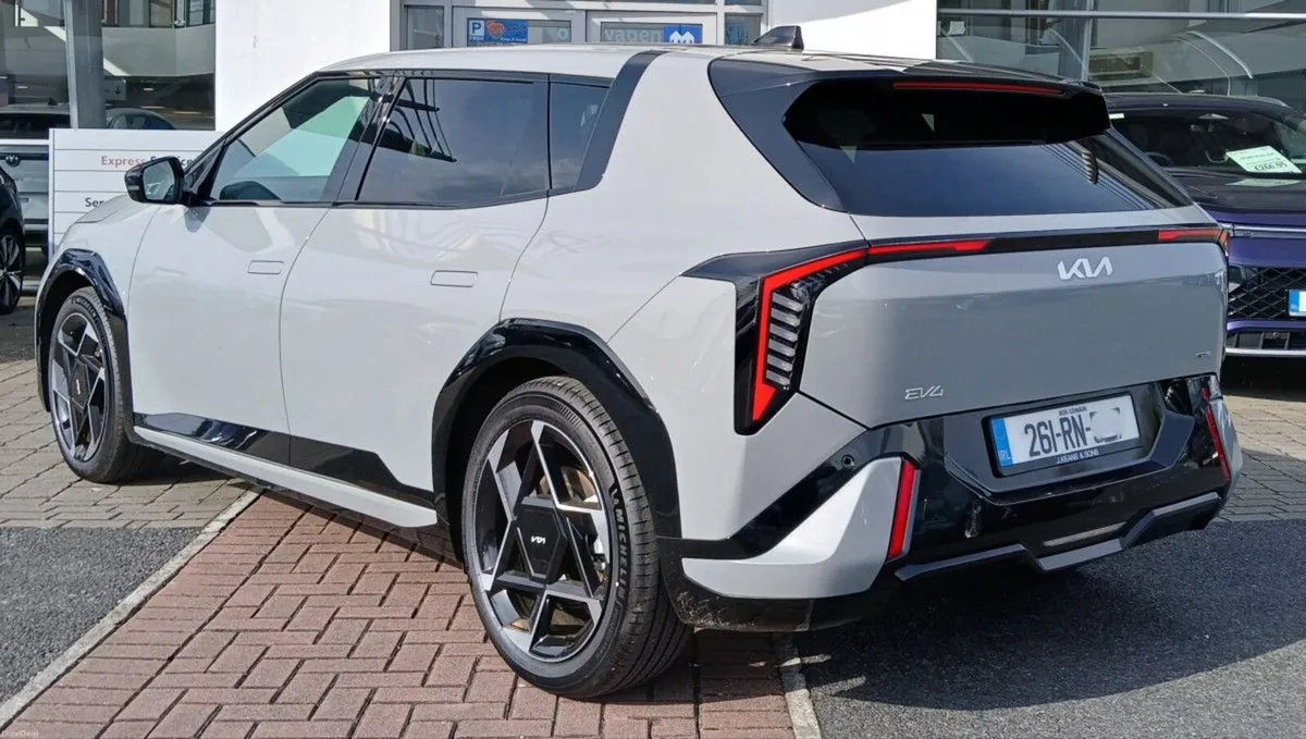 Kia EV4 GT-Line - Long Range **REAR VIEW CAMERA, A - Image 4