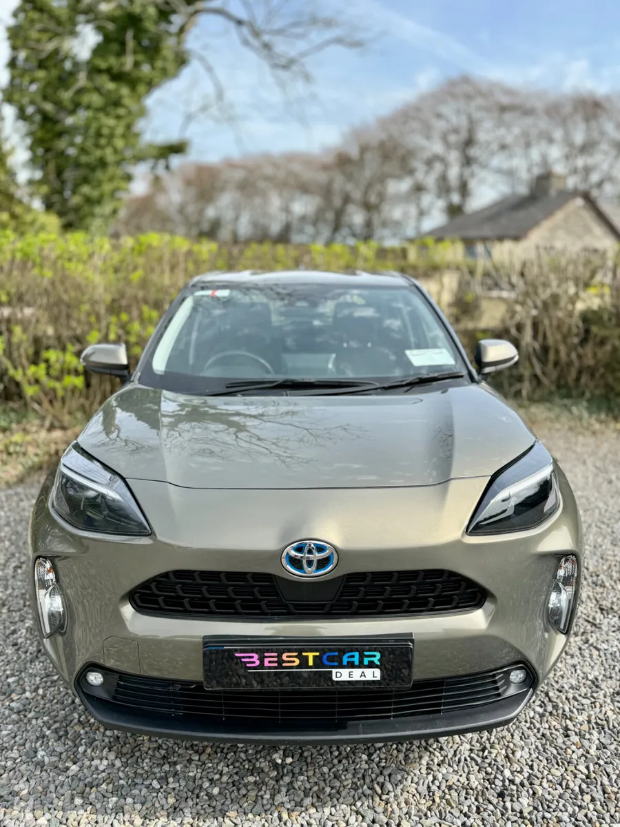 2023 Toyota Yaris Cross 1.5 Hybrid Luna Automatic - Image 3