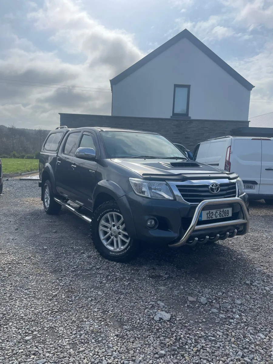 Toyota hilux invincible - Image 1