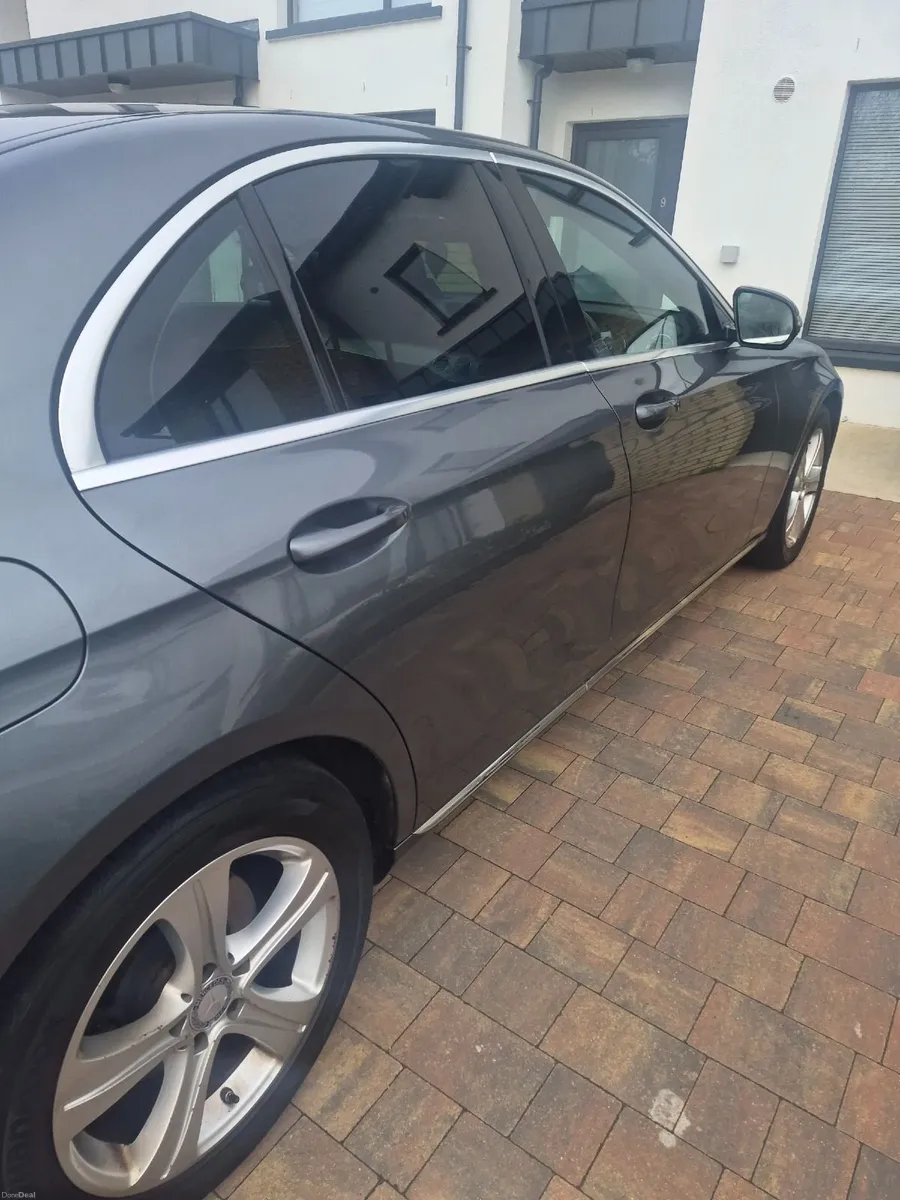 Mercedes-Benz E-Class 2016 - Image 2