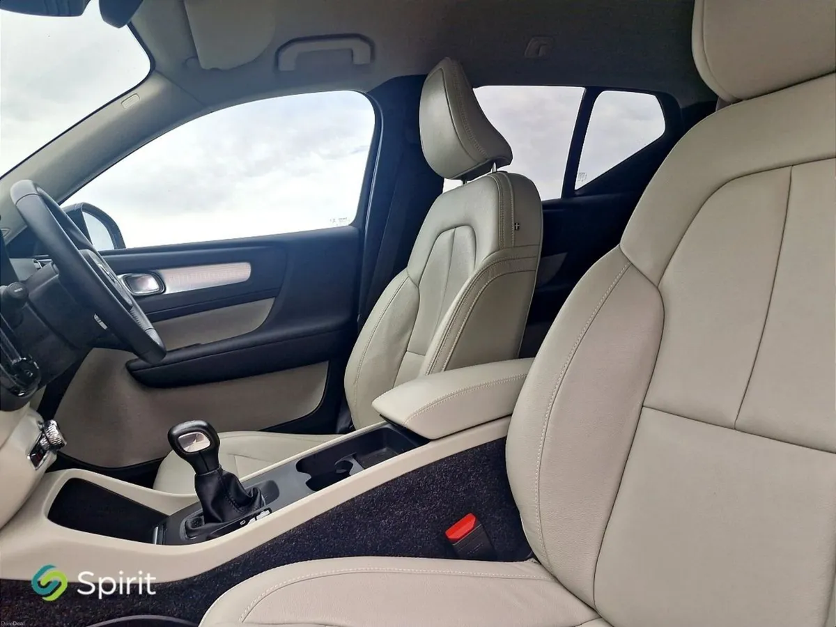 Volvo XC40 D3 150hp Diesel Manual, Full Leather, H - Image 4