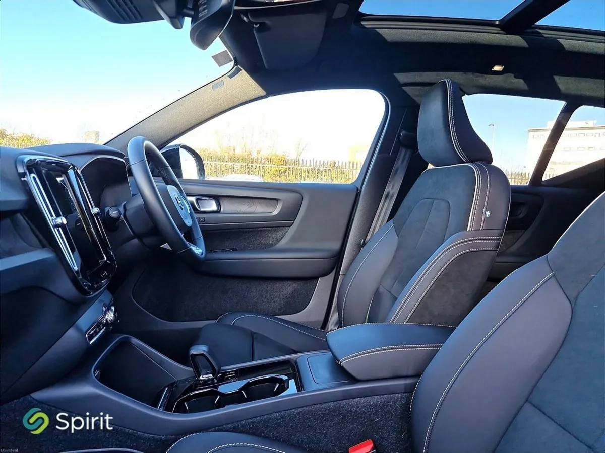 Volvo XC40 Fully Electric, 231HP, Ultimate. Panora - Image 4