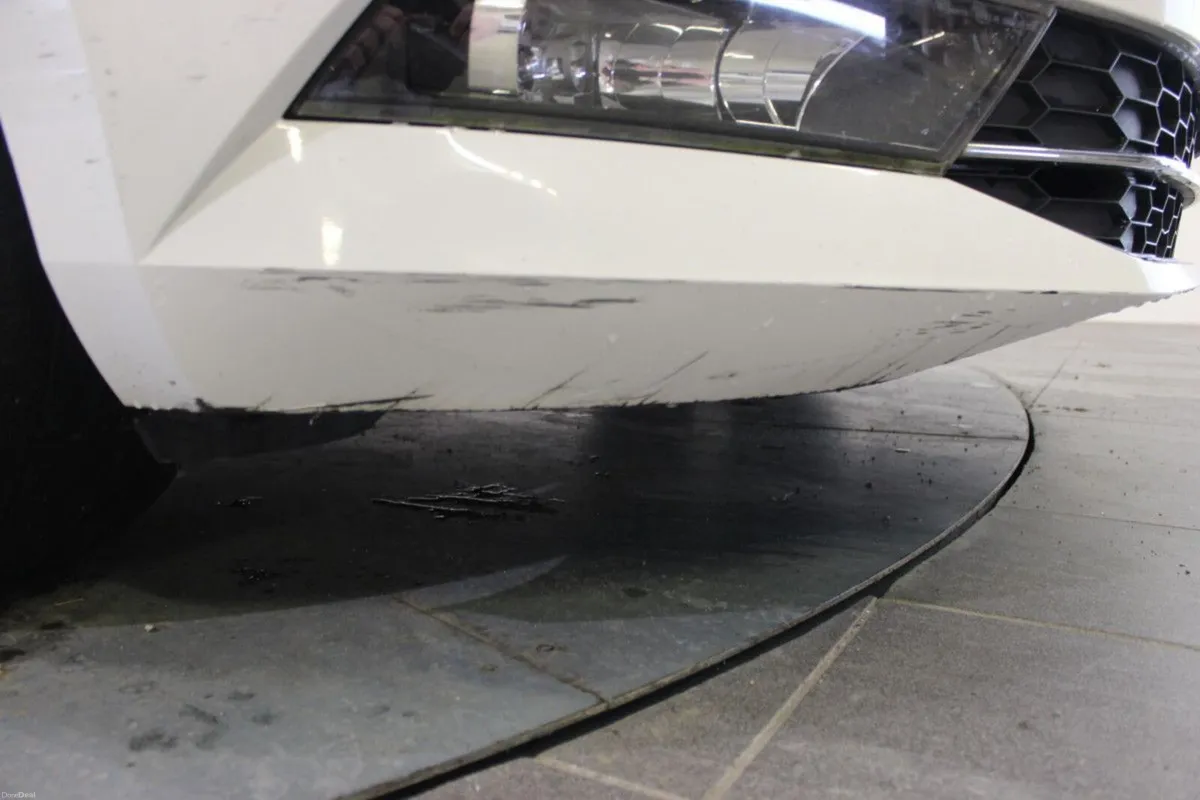 Skoda Superb 2.0 TDI 150bhp Style - TENDER 6 - Image 3