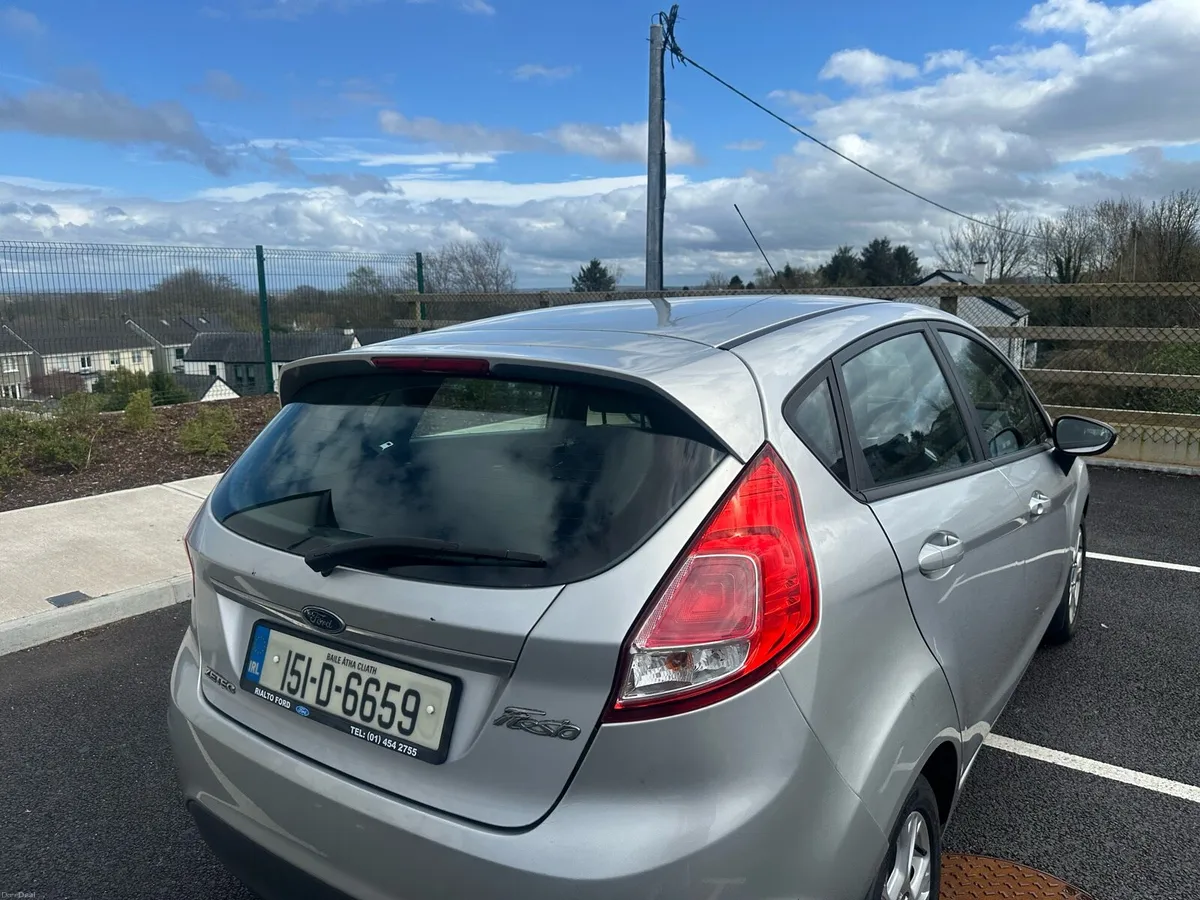 Ford Fiesta Zetec - Image 4