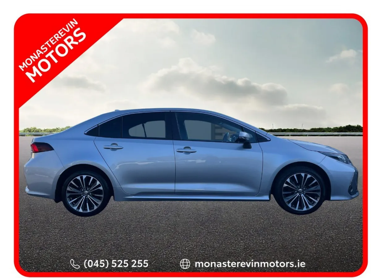 Toyota Corolla LUNA SPORT SALOON 4DR - Image 2
