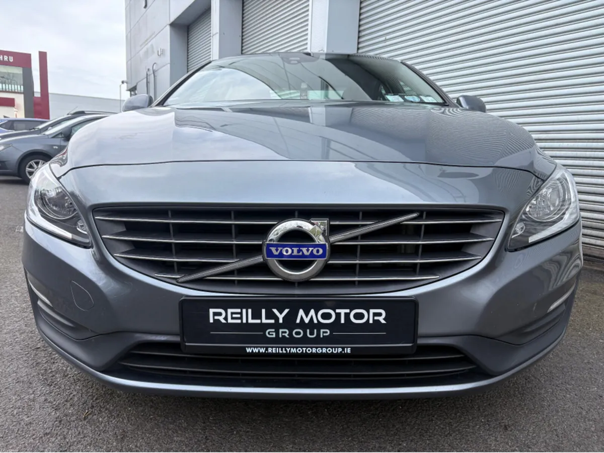 Volvo S60 2.0 DIESEL SE - Image 2
