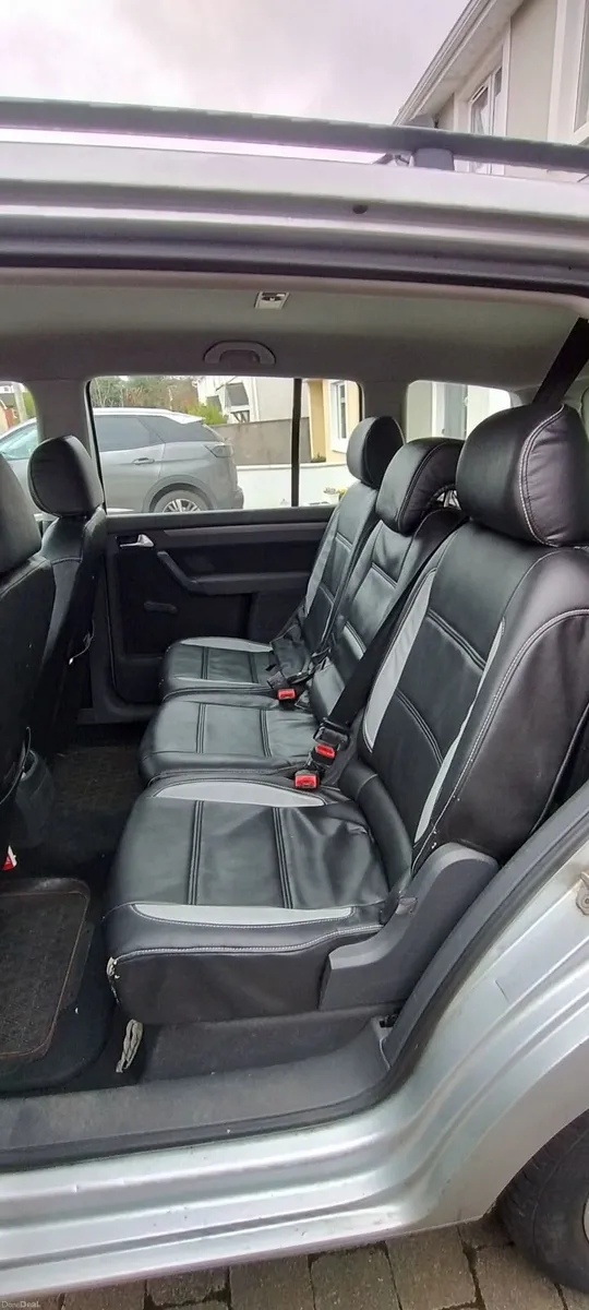 Volkswagen Touran 2007 - Image 4