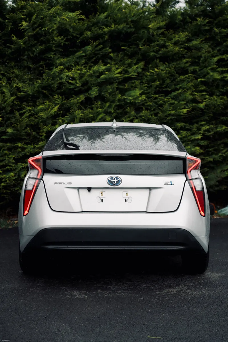 Toyota Prius 1.8 2018 - Image 4